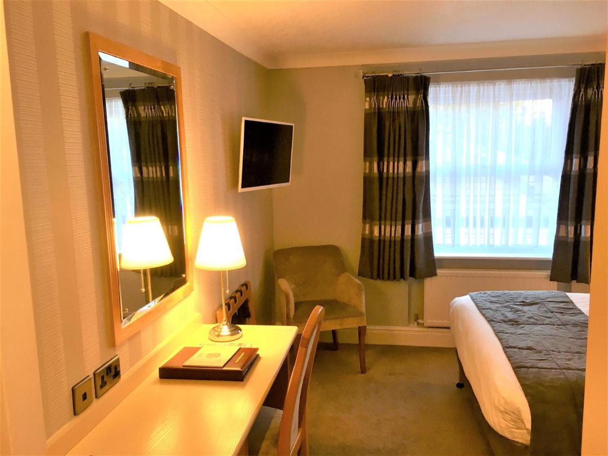 Astley Bank Hotel Darwen Eksteriør bilde