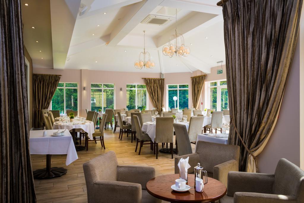 Astley Bank Hotel Darwen Eksteriør bilde