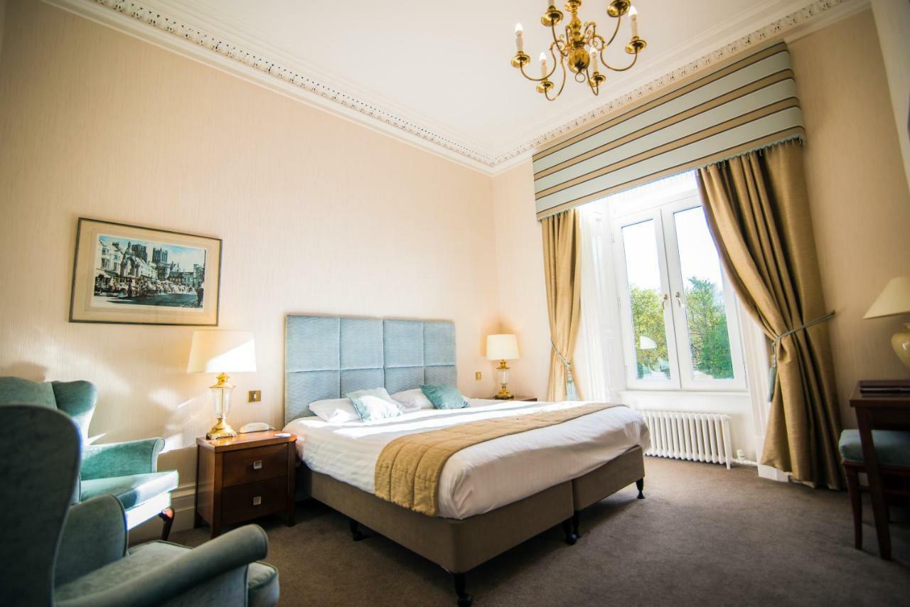 Astley Bank Hotel Darwen Eksteriør bilde