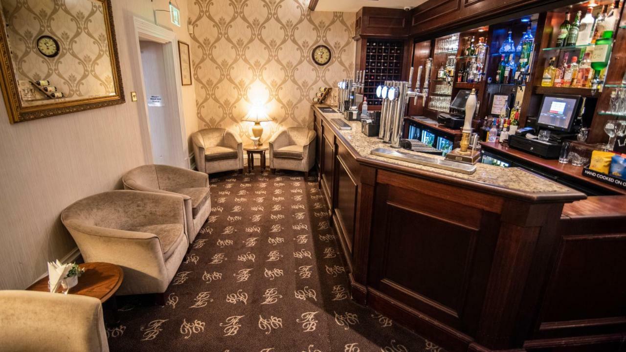 Astley Bank Hotel Darwen Eksteriør bilde